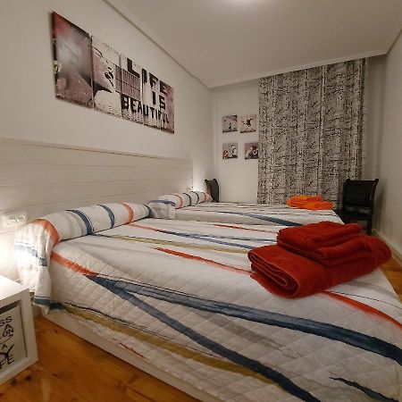 Apartamento Saioa Pamplona Bagian luar foto