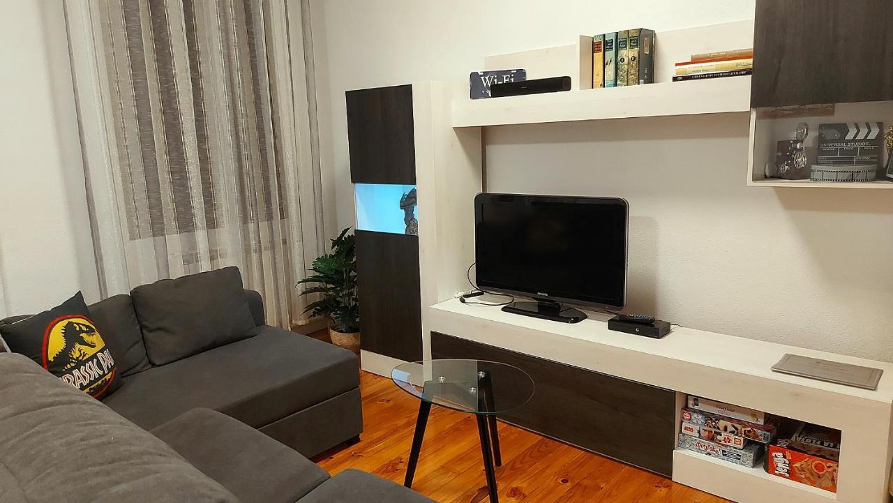 Apartamento Saioa Pamplona Bagian luar foto